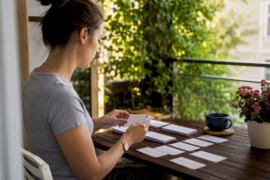 Adult sorting Mandarin vocabulary flashcards