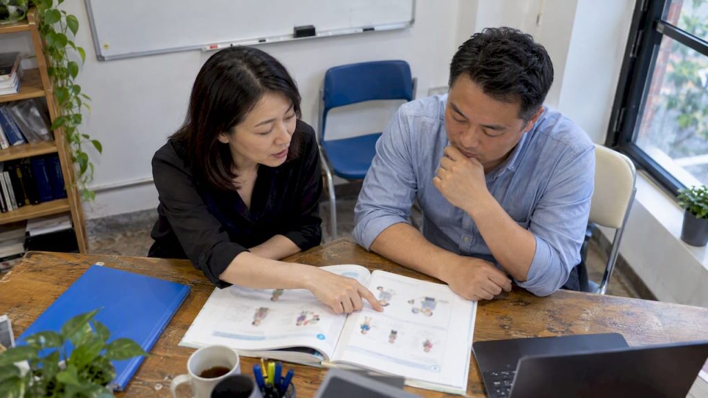 Instructor and manager mapping Mandarin lessons to work tasks