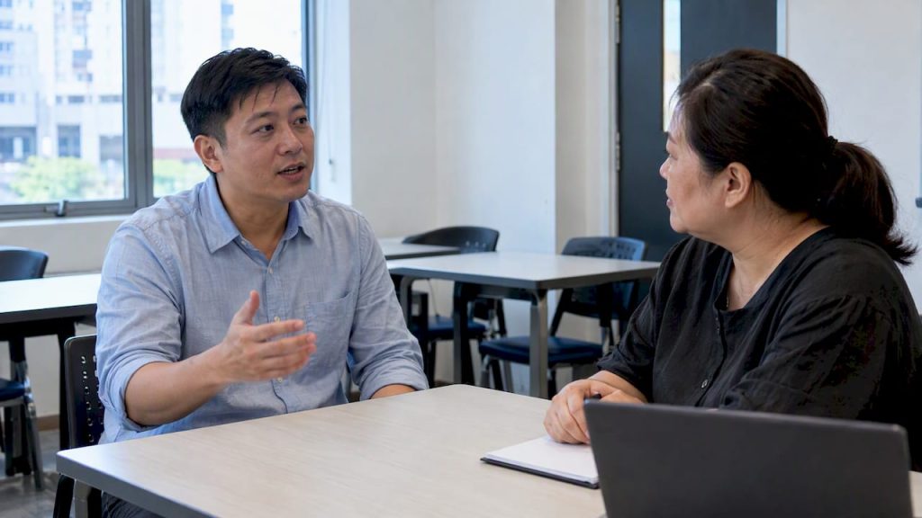 Working adult trying a Mandarin lesson